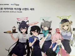 ブルーアーカイブ　EDIYA COFFEE コラボ　アクリルスタンドセット 日本未発売韓国限定】公式アクスタ＆カードセットブルー