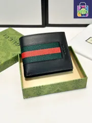 【今日特価】Gucci グッチ 短款二つ折りシリーズ 一比一牛皮で触感に優れシンプル高級感がある