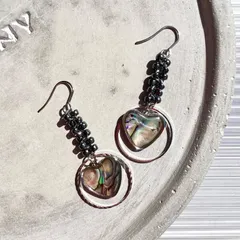 ブラックハートのシェルピアス・イヤリング