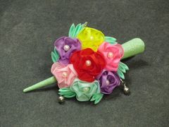 正絹 つまみ細工 ★薔薇の花束＊鈴付き #C001 成人式 卒業式 クリップ 簪