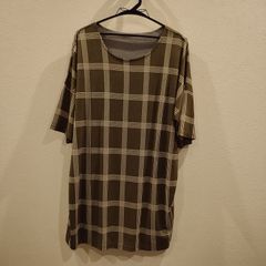 カーキーのチェックTシャツ