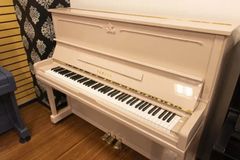 ヤマハピアノ　U10A　カラーデザインシリーズ