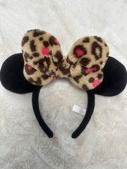 ディズニー　ミニーちゃん　ヒョウ柄　リボン　カチューシャ