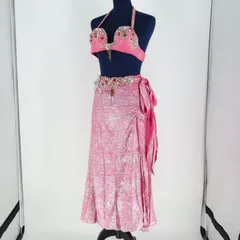 【ベリーダンス用 オリエンタル衣装】ピンク ラインストーン ビーズ 光沢 ブラトップ スカート アクセサリー 鮮やか 可愛い 女性らしい ハート リボン