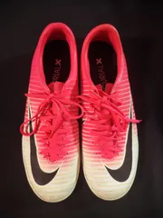 ナイキ　フットサルシューズ25.5センチ