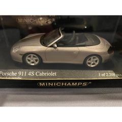 Porsche 911 4S Cabriolet 2003 色：Grey Metallic メーカー：ミニチャンプス 新品未使用 1/43ミニカー