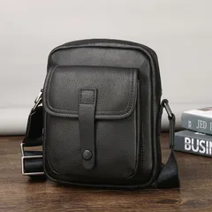 高品質　牛革　メンズショルダーバッグ　本革　牛革 斜めがけバッグ 上品  ワンショルダー 革 レザー 軽量