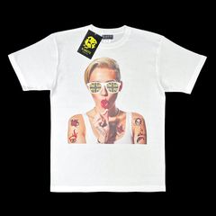 RARETE ラルテ マイリーサイラス タトゥー チェリー さくらんぼ イギリス国旗 ユニオンジャック サングラス ストリートデザイン Tシャツ 白 ホワイト S M L XL メンズ レディース ユニセックス タイト ジャスト 大きい ビッグ オーバーサイズ