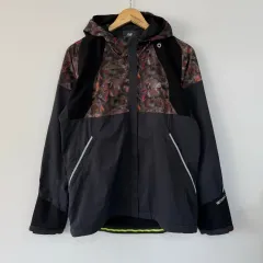 447 New Balance(ニューバランス) ウインドブレーカー