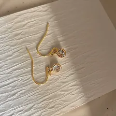 高級 CZダイヤ 揺れる 一石 ラウンド ゴールド フック ピアス