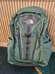 THE NORTH FACE(ザ・ノース・フェイス) 28L 緑 バックパック 販売