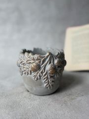 LAURA ASHLEY 花模様 プランター　22センチ Amazon | 【植木鉢】【屋外】Laura Ashley (ローラアシュレイ