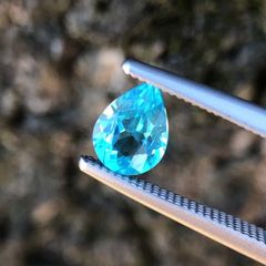 天然　アパタイト　0.55ct　ルース　パライバカラー　美濃色　高彩度　煌めく　強いネオン感　非加熱＆無処理　鑑別書付き