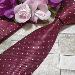 バーガンディ ゴールドドット　2点セット　結婚式　発表会　ビジネス　イベント　パーティー　成人式　卒業式　卒園式　入社式　入学式　父の日　七五三祝い　メンズネクタイ　ポケットチーフ　ワイシャツ　スーツ　ワインレッド色　イエロー色　ゴールド色　ドット柄　水玉