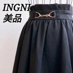 美品✨ イング INGNI ミニ スカート フレア 台形 ゴールドバックル ベルト付き ハイウエスト ふんわり 美脚効果 フェミニン ブラック 黒 モノトーン 裏地 きれいめ 大人可愛い ガーリー Aライン 小さめ 上品