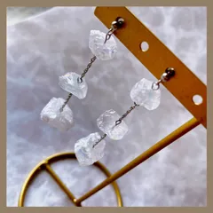 【304ステンレスポスト】 天然石 クォーツ クリスタル クリア ホワイト 3連 チェーン シルバー ピアス ハンドメイドピアス アレルギー対応 【イヤリング変更可能】