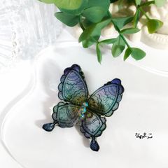 繊細模様の創作蝶々ブローチ＊紫系グラデーション * ハンドメイドアクセサリー n-119