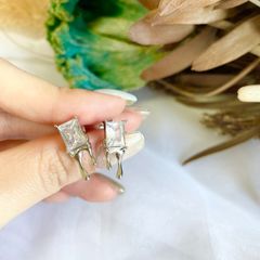 ピアス 金属アレルギー対応 個性的 人気 ガラス スクエア サージカルステンレスポスト 真鍮　ガラス オフィス オフィスカジュアル カジュアル レディース ジュエリー 韓国アクセサリー 352p シースキー【seasukii】