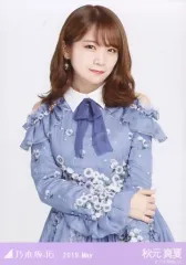 乃木坂46 秋元真夏　生写真 Amazon.co.jp: 乃木坂46 秋元真夏 11周年記念 生写真 3種コンプ 2023年