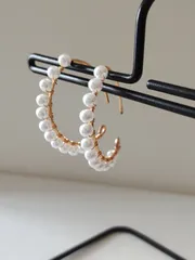 NO286　華やかホワイトパールピアス