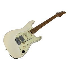 Mooer ムーアー GTRS S801 White GWF4 フットスイッチ インテリジェントギター 弦楽器 中古 良好 O10084900