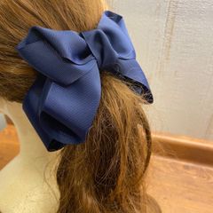 とにかく形にこだわったシルエットリボン　ネイビー