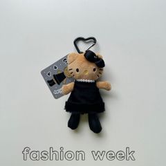 韓国のハローキティ 黒革の長い脚のかわいい漫画猫のぬいぐるみペンダント