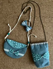 丸ポシェットとバネ口ポシェット　リンクコーデ　モスグリーン×水玉