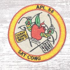 EC01 ベトナム 戦争 ワッペン りんご 林檎 SAT CONG キャラクター  米軍 サバゲー ミリタリー 軍物 古着 白 黄