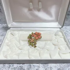 ブローチ　gold　ゴールド　珊瑚　グリーン石　フラワー　花　ヴィンテージ　アンティーク　EL-1511