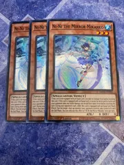 遊戯王　英語版 鏡の御巫二二 スーパーレア　3枚のサムネイル