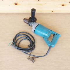 新潟発 makita 震動ドリル 8419B 中古 2スピード 本体のみ ハンマー 破砕 配管 工事 建築 打撃 穴あけ 動作確認済 電動工具 マキタ