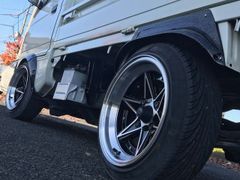 UD クオン ロイヤルクイーン製 ウロコ柄 フェンダー、マッドガード
