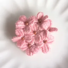 ブローチ　コサージュ　バッジ　ハンドメイド　春　花　ピンク　花束　ブーケ　刺繍　刺しゅう　ビーズ　桜　桃色　花