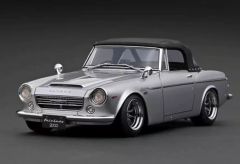 絶版未展示品 オートアート 1/18 ダットサン フェアレディ2000