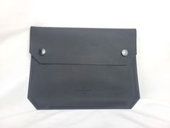 ルイヴィトン スイムウェアポーチ ラバーポーチ ブラック LOUIS VUITTON