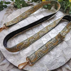 No.215 (うぐいす色×裏黒・幅2.5㎝)『インド刺繍ショルダーストラップ』　スマホストラップ　スマホショルダー　バッグショルダー　ネックストラップ　インド刺繍アクセサリー