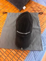 2025年最新】BALENCIAGA キャップ ピアスの人気アイテム - メルカリ