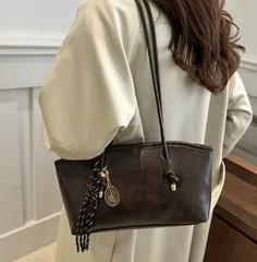 【新品未使用】韓国風　20代　大人気大容量バッグ　肩掛け　ショルダーバッグ　トートバッグ　通学　通勤　秋冬