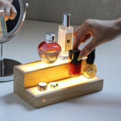 【訳ありアウトレット価格】SPICE OF LIFE (スパイス) コレクション LEDディスプレイライト 電池式 レクト2段 調光 タッチセンサー 20×10cm JPDS2230 ナチュラル