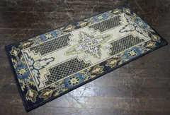 アンティーク緞通　苔色の古びた緞通のラグ　赤穂　堺　鍋島　屋敷　大正ロマン アンティーク緞通 苔色の古びた緞通のラグ 赤穂 堺 鍋島 屋敷