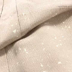 ［きものキレイ］小紋（単衣）ピンクベージュ　ロウたたき染　着丈160cm　裄丈65.5cm　絹　リユース　　K041