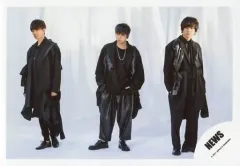 【中古】生写真(ジャニーズ) NEWS/小山慶一郎・加藤シゲアキ・増田貴久/横型・全身/「NEWS LIVE TOUR 2020 STORY」グッズオフショット/公式生写真