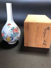 十四代 柿右衛門 花瓶　共箱　錦岩牡丹文　美品　(t81902)