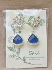 シャネルストーンの花束ピアス/シルバー ブルー 青 紺 藍