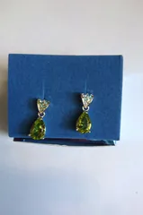 [AVON] PAVE ACCENTED PEAR DROP earring(E-20)