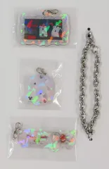 【中古】キーホルダー デュース・スペード チェーン付きホログラムアクリルチャーム 「ディズニー ツイステッドワンダーランド」 デュースの誕生日記念グッズ