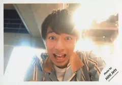 【中古】生写真(ジャニーズ) HiHi Jets/作間龍斗/横型・バストアップ・衣装水色・白・両手下・口開け・目見開き/「ジャニーズJr.8・8祭り～東京ドームから始まる～」セルフィー/公式生写真