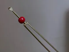 KZ4-42 一点物 赤珊瑚珠色 簪 七宝るり玉 とんぼ玉 七宝瑠璃玉 昭和風 二本軸 定番タイプ かんざし