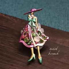 女性モチーフブローチ 大ぶり アンティーク調 レトロ 新品 上品 ヴィンテージ調 コサージュ 未使用 個性的 おしゃれ NerD